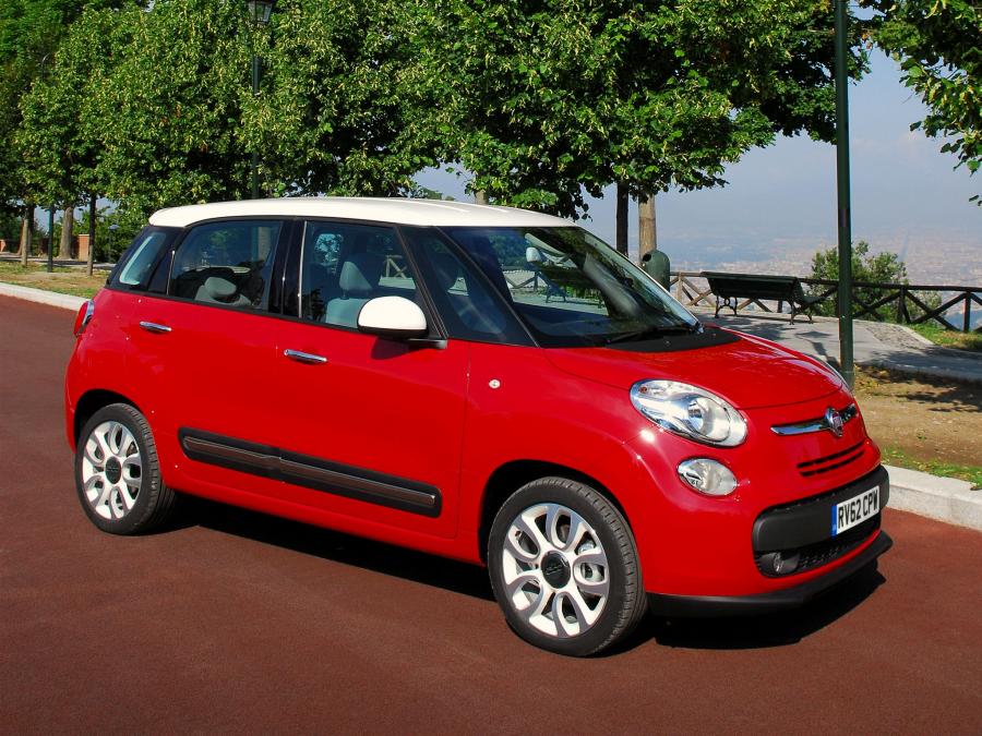  Fiat 500L 2013 года  (UK) (фото 17 из 27)